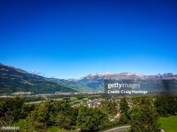 liechtenstien skyline city view - vaduz castle stock-fotos und bilder