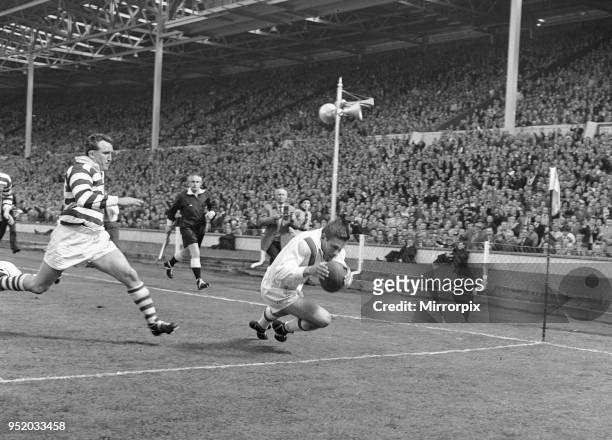 Coetzer scores another try for Wakefield Trinity in the Rugby League Cup Final against Wigan at Wembley 11th May 1963.