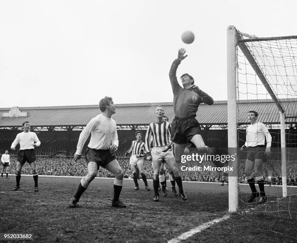 English League Division One match at Roker Park. Sunderland 2 v Tottenham Hotspur 1. Spurs goalkeeper Bill Brown just manages to tip a header from...