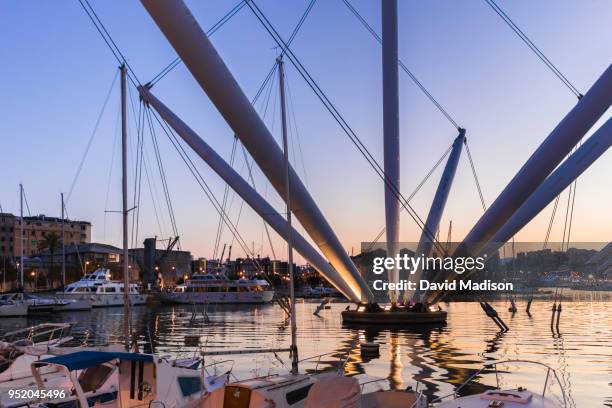 grande bigo in harbor of genoa, italy - genova foto e immagini stock