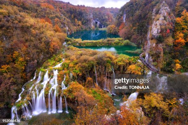 color of plitvice national park in autumn season, croatia - plitvice lakes national park stock pictures, royalty-free photos & images