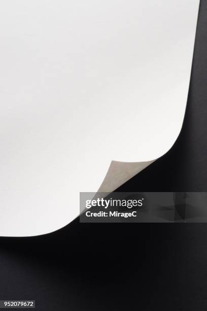 paper page corner curve - bent stockfoto's en -beelden