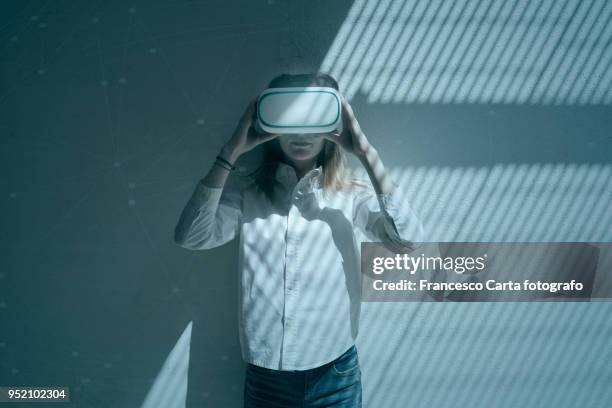 virtual reality - realtà aumentata foto e immagini stock