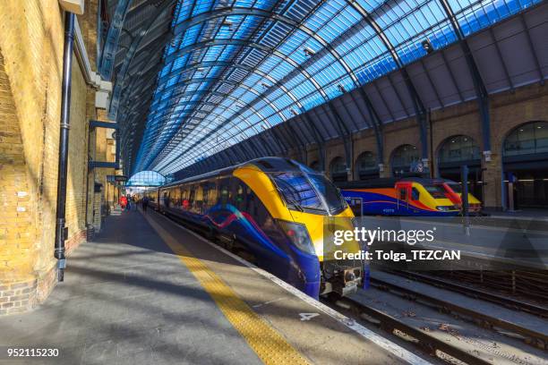 kings cross st pancras railway station - eurostar stockfoto's en -beelden