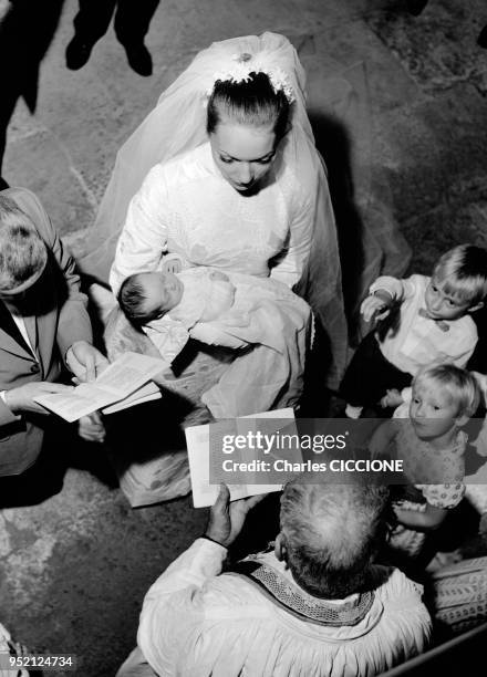 Mariage de Marie Mestrallet et Henri Dasse et baptême d'Eric Mestrallet, neveu et filleul de Marie Mestrallet au prieuré Notre-Dame à Ganagobie,...