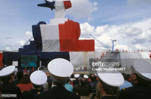Cérémonie d'inauguration du porte avions nucléaire ?Charles de Gaulle? à Brest, le 7 mai 1994, dans le Finistère, France.