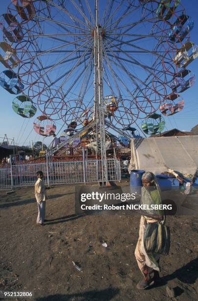 Fête foraine en février 1999 à Ahwa en Inde.