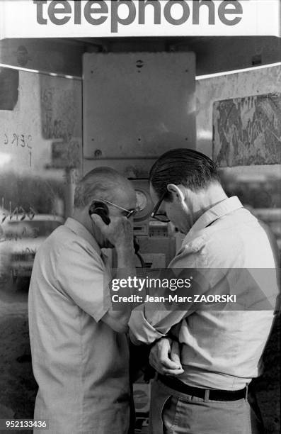 Cabine téléphonique, à Bastia en France le 8 août 1977.