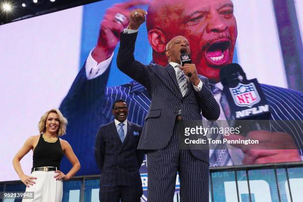 Colleen Wolfe of NFL Network, Pro Football Hall of Famer and NFL Network Analyst Michael Irvin, and former NFL wide receiver Drew Pearson stand...