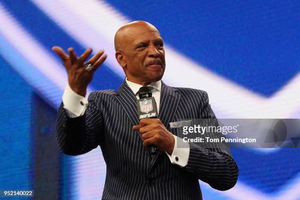 Former NFL wide receiver Drew Pearson speaks during the first round of the 2018 NFL Draft at AT&T Stadium on April 26, 2018 in Arlington, Texas.