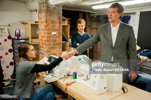 Arnaud Montebourg visite le pôle Pixel, centre de création dédié à l'innovation technologique et à l'image numérique le 10 Novembre 2016 à...