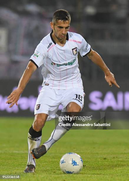 Ivaylo Chochev of US Citta di Palermo in action during the serie B match between Venezia FC and US Citta di Palermo at Stadio Pier Luigi Penzo on...