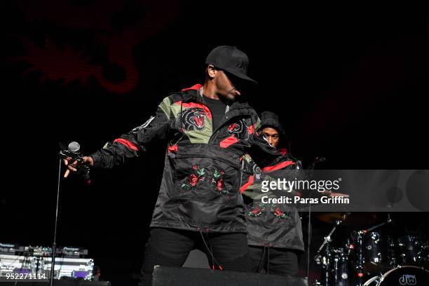 Singer Sisqo performs in concert during 90's Block Party at Fox Theater on April 27, 2018 in Atlanta, Georgia.