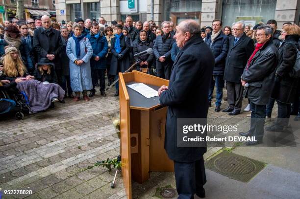 Gérard Collomb lors d'un discours en hommage à Anne-Laure victime d'un chauffard, le 3 décembre 2016 à Lyon, France.