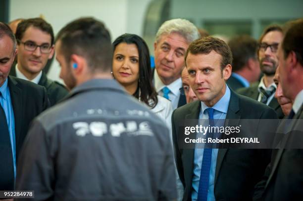 Emmanuel Macron, Ministre de l'Économie et des Finances lors de sa visite du Centre de Formation l'Institut des Ressources Industrielles, le 2 Juin...