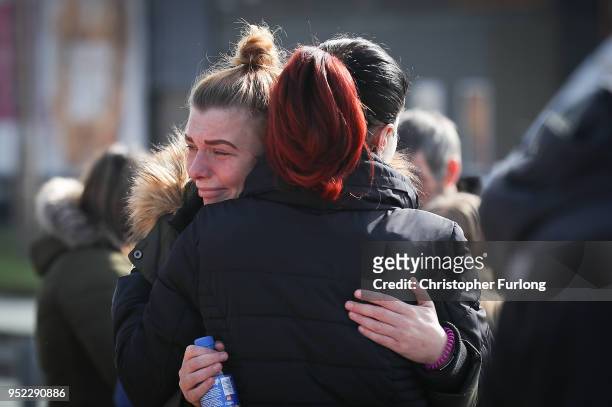 Supporters begin to gather outside Alder Hey Hospital after terminally ill 23-month-old Alfie Evans died at 2:30am this morning on April 28, 2018 in...