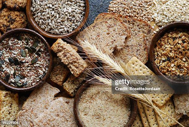 fibre food for healthy eating - grains stockfoto's en -beelden