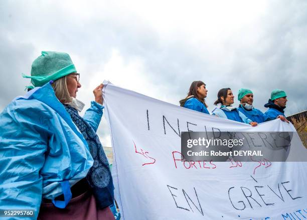 Organisations représentatives des personnels de santé et des étudiants en soin infirmier ont manifesté dans les rues le 8 novembre 2016, Lyon,...