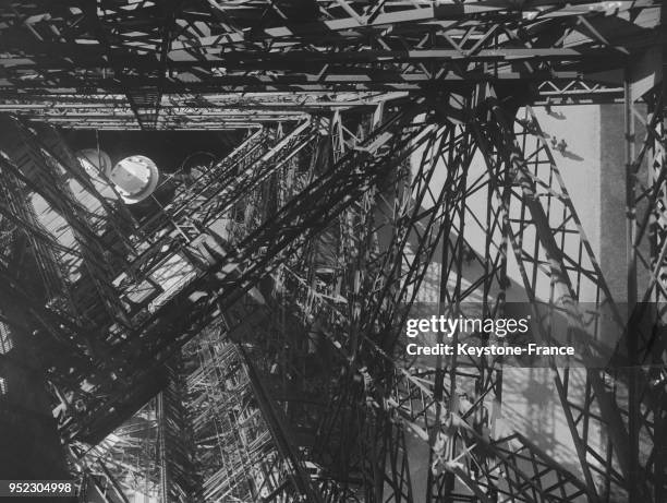 Gros plan sur un échafaudage, à Paris, France en 1935.