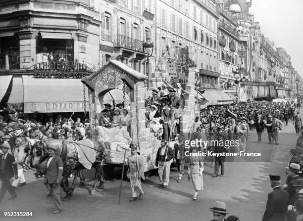Char révolutionnaire lors d'un défilé ayant pour thème la Ière République et les patriotes de 1792 durant la Révolution Française, organisé par les...