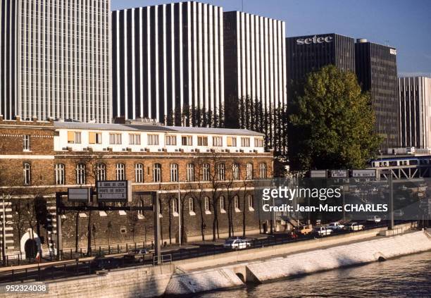 Institut médico-légal de Paris, sur le quai de la Rapée, en novembre 1984, France.