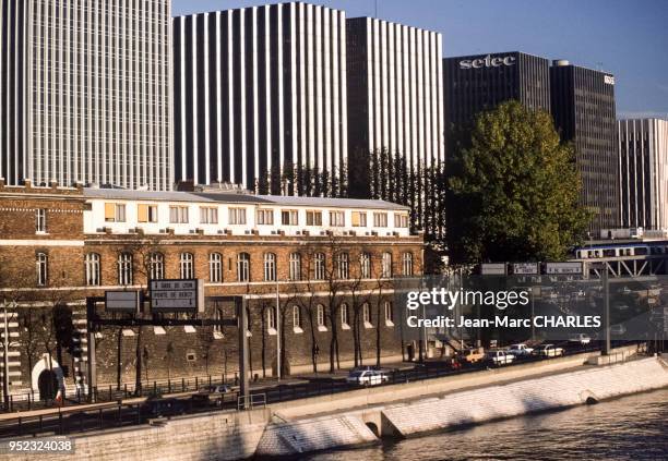 Institut médico-légal de Paris, sur le quai de la Rapée, en novembre 1984, France.