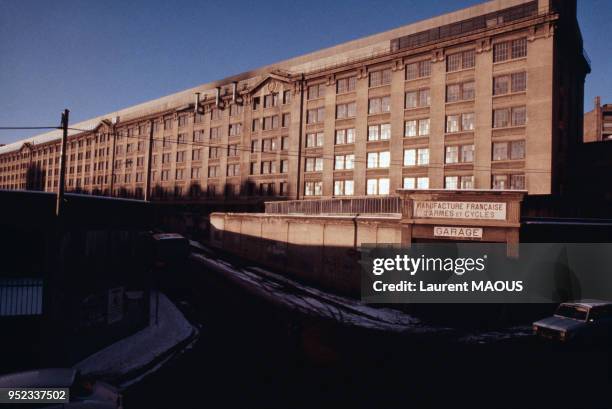 Les anciens bâtiments de Manufrance circa 1980 à Saint-Étienne en France.