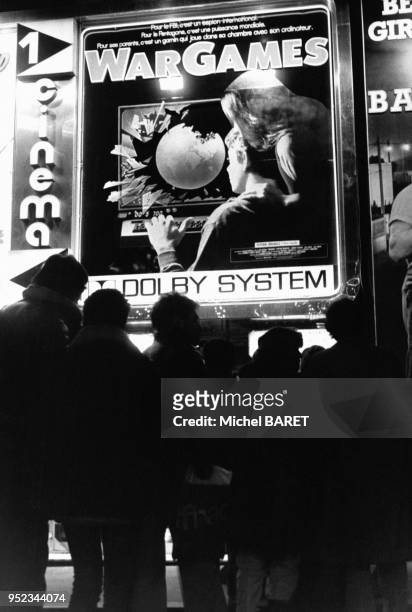 Affiche du film ?Wargames? de John Badham en façade d'un cinéma à Paris, en France.