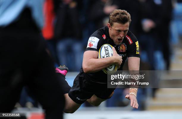 Lachie Turner of Exeter Chiefs scores his sides second try during the Aviva Premiership match between Exeter Chiefs and Sale Sharks at Sandy Park on...