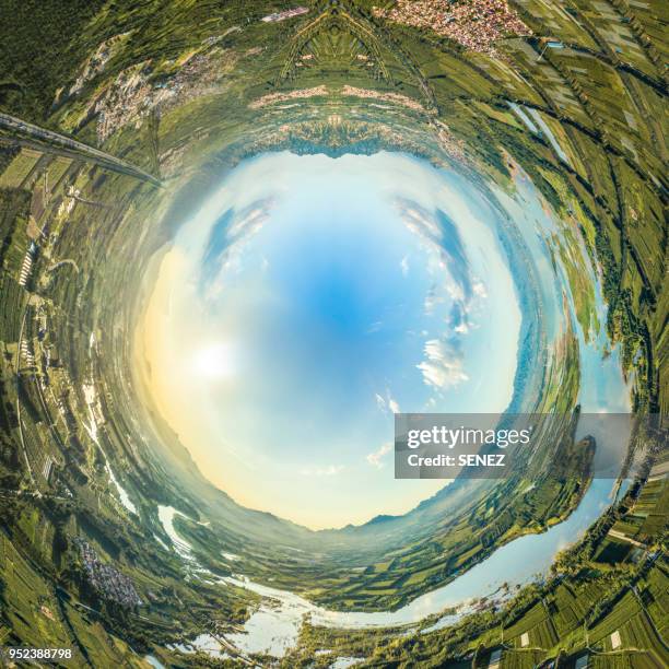 little planet effect - fischaugen objektiv stock-fotos und bilder