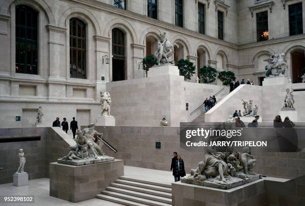 The Richelieu Wing of the Louvre Museum L'aile Richelieu dans le Musée du Louvre .