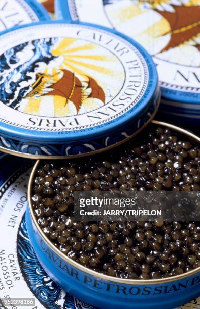 Paris, 7th arrondissement, a box of Petrossian caviar. France: Paris, 7ème arrondissement, boîte de caviar Petrossian.