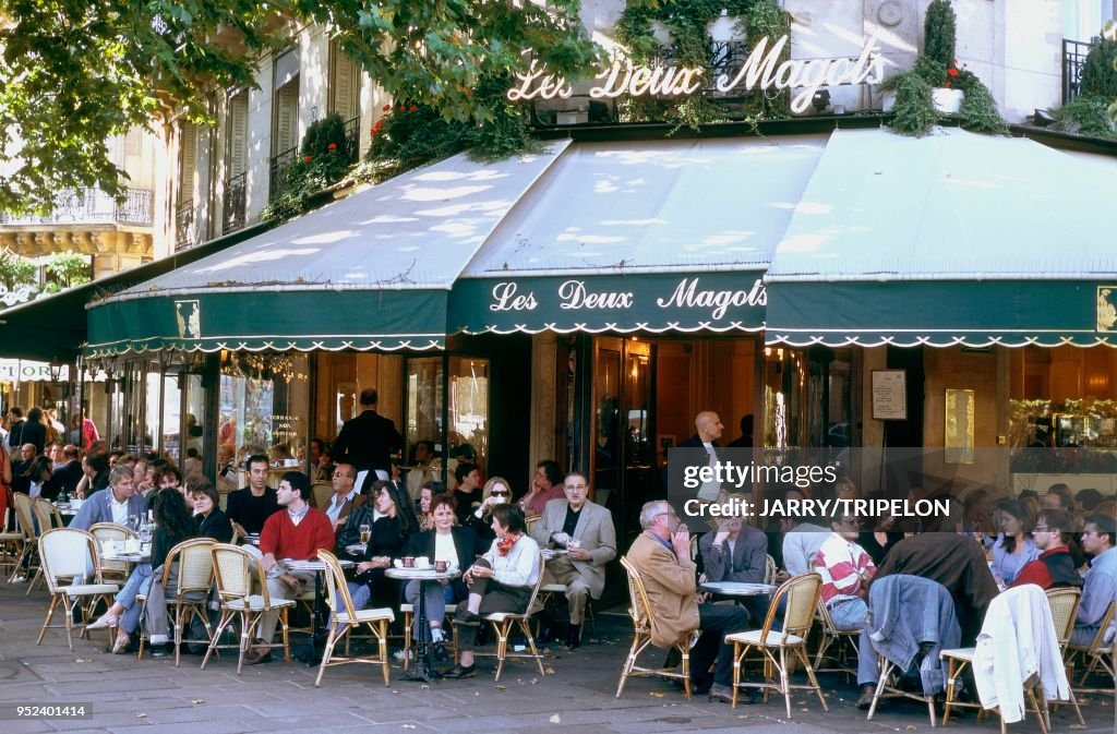 PARIS, CAFE LES DEUX MAGOTS