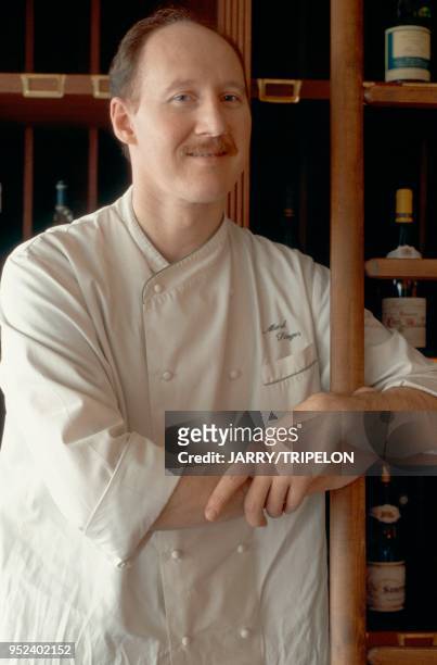 Mark SINGER, chef of restaurant "La Cave Gourmande", in the 19th district of Paris. Mark SINGER, chef cuisinier du restaurant "La Cave Gourmande", à...
