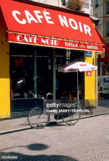 2nd arrondissement, the Café Noir on rue d'Aboukir, in the Sentier area in the Montorgueil district. Paris: 2ème arrondissement, le Café Noir, rue...