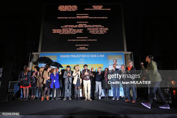 Projection en avant-première et en plein air sur la Place de la République du film 'Caricaturistes ? Fantassins de la démocratie' réalisé par...