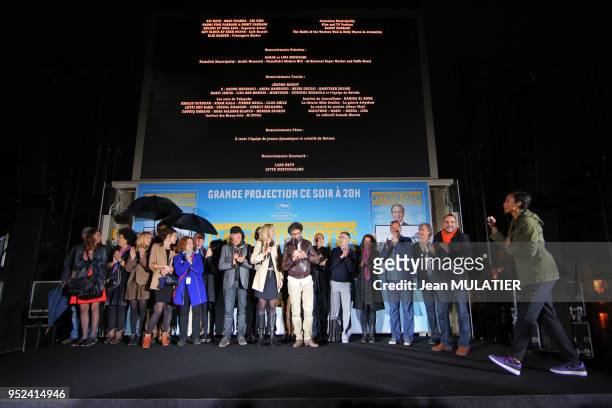 Projection en avant-première et en plein air sur la Place de la République du film 'Caricaturistes ? Fantassins de la démocratie' réalisé par...
