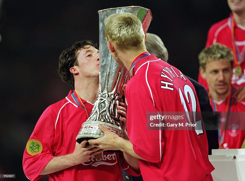 Robbie Fowler and Sami Hyypia