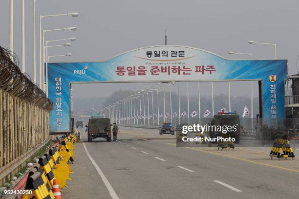 72 North And South Korean Soldiers Patrol Border At Panmunjeom Stock ...