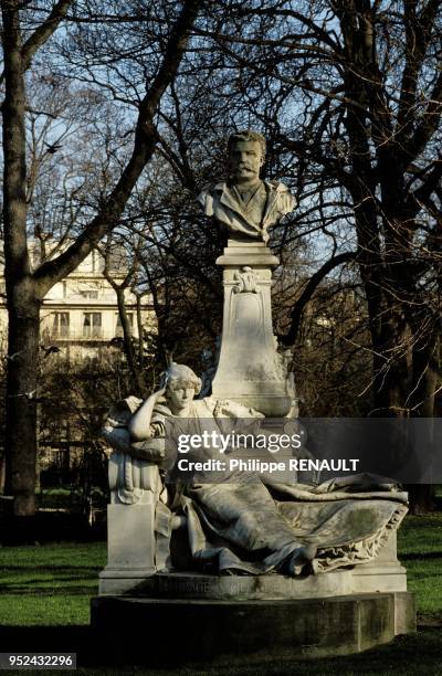 Memorial of Maupassant at Parc Monceau in Paris.