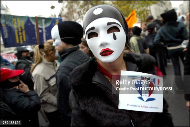 Prostitutes demonstrate in Paris to protest bill planning to make soliciting an offence.