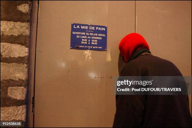 Laurent waiting outside "La Mie de Pain" .