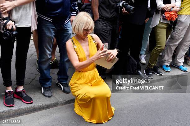 Invitée lors du défilé Elie SAAB lors de la semaine de la mode Haute couture, le 8 juillet, Paris, France.