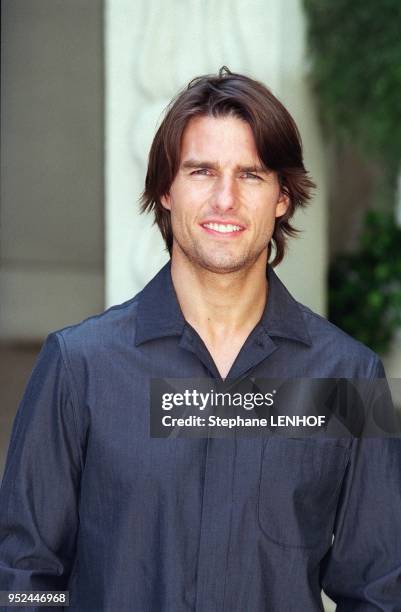 TOM CRUISE.