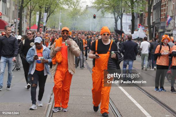 king's day celebration in amsterdam,netherlands - prinsengracht stock pictures, royalty-free photos & images