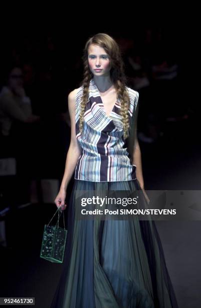 Stella Cadente 2002 spring-summer ready to wear collection.