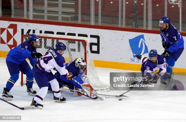 Marco Insam of Italy, Brendan Brooks of Great Britain, goalie Andreas Bernard of Italy, Robert Dowd of Great Britain and Armin Helfer of Italy in...