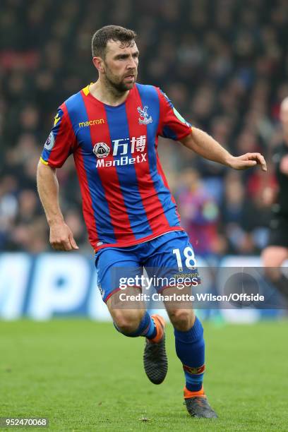 James McArthur of Crystal Palace during the Premier League match between Crystal Palace and Leicester City at Selhurst Park on April 28, 2018 in...