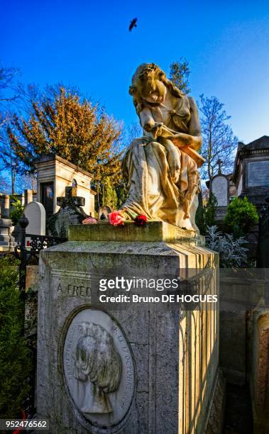 Cimetière du Père Lachaise à Paris le 7 Mars 2014. Statue en marbre blanc sur la tombe de Frédéric CHOPIN , compositeur et pianiste polonais.
