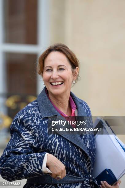 Ségolène Royal, Ministre de l?Écologie, du Développement durable et de l?Énergie à la sortie du conseil des minstres, Palais de l'Elysée, le 5...